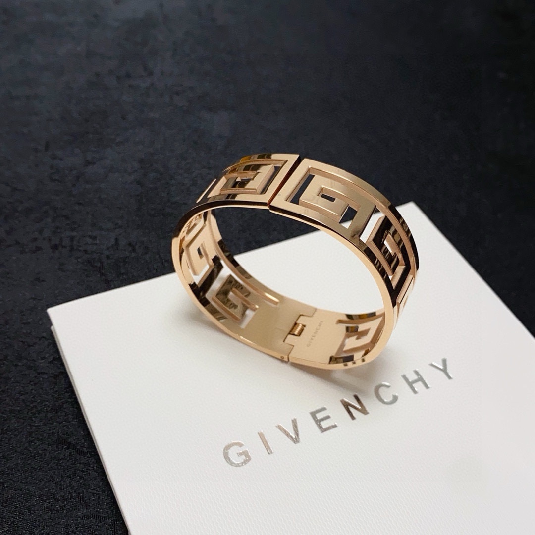 Luxury necklace