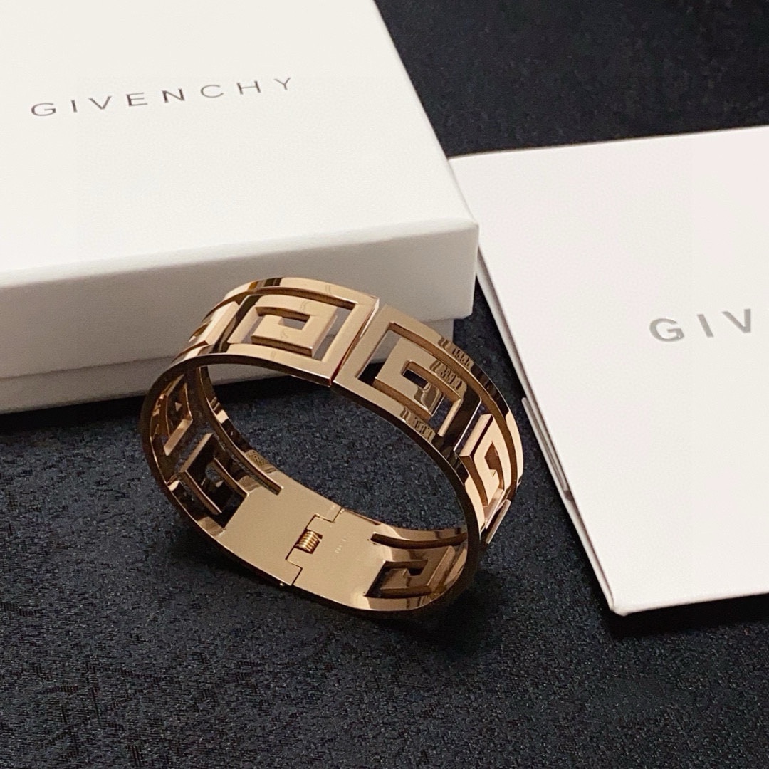 Luxury necklace