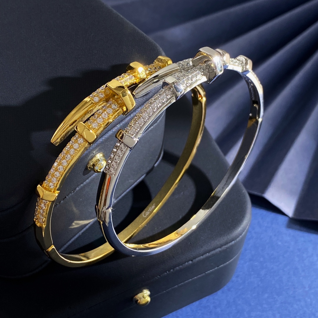Cartier Clash de Cartier bracelet Yellow gold with clear diamonds white gold with clear diamonds 17