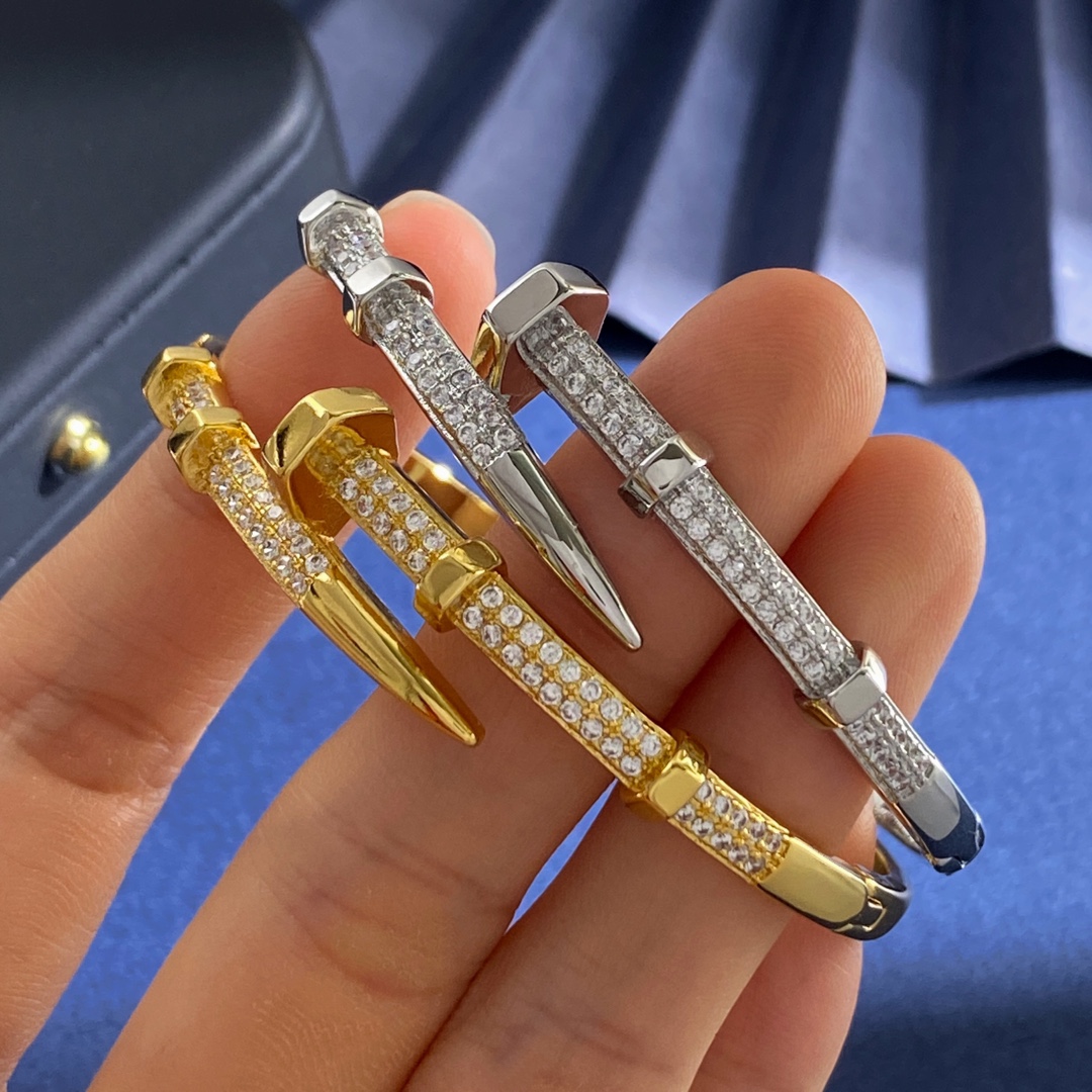 Cartier Clash de Cartier bracelet Yellow gold with clear diamonds white gold with clear diamonds 17