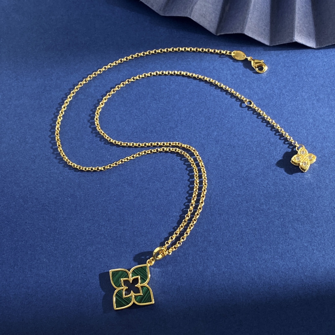 Roberto Coin Love in Verona necklace Yellow gold with black onyx inlay accented with clear diamond on the extension charm 42cm with 5cm extender