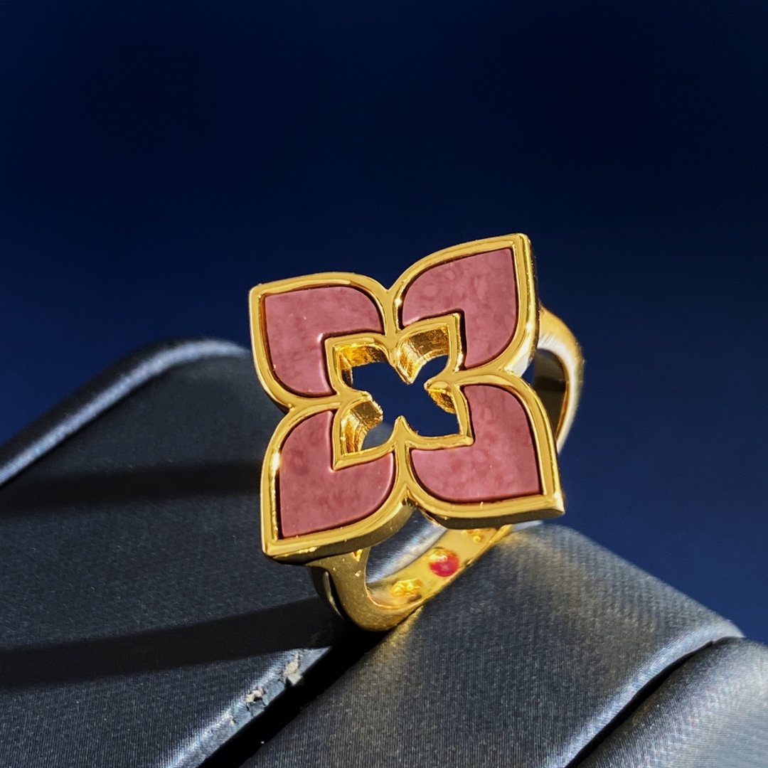 Roberto Coin Love in Verona ring yellow gold with pink opal onyx lapis lazuli turquoise malachite mother of pearl inlay 57