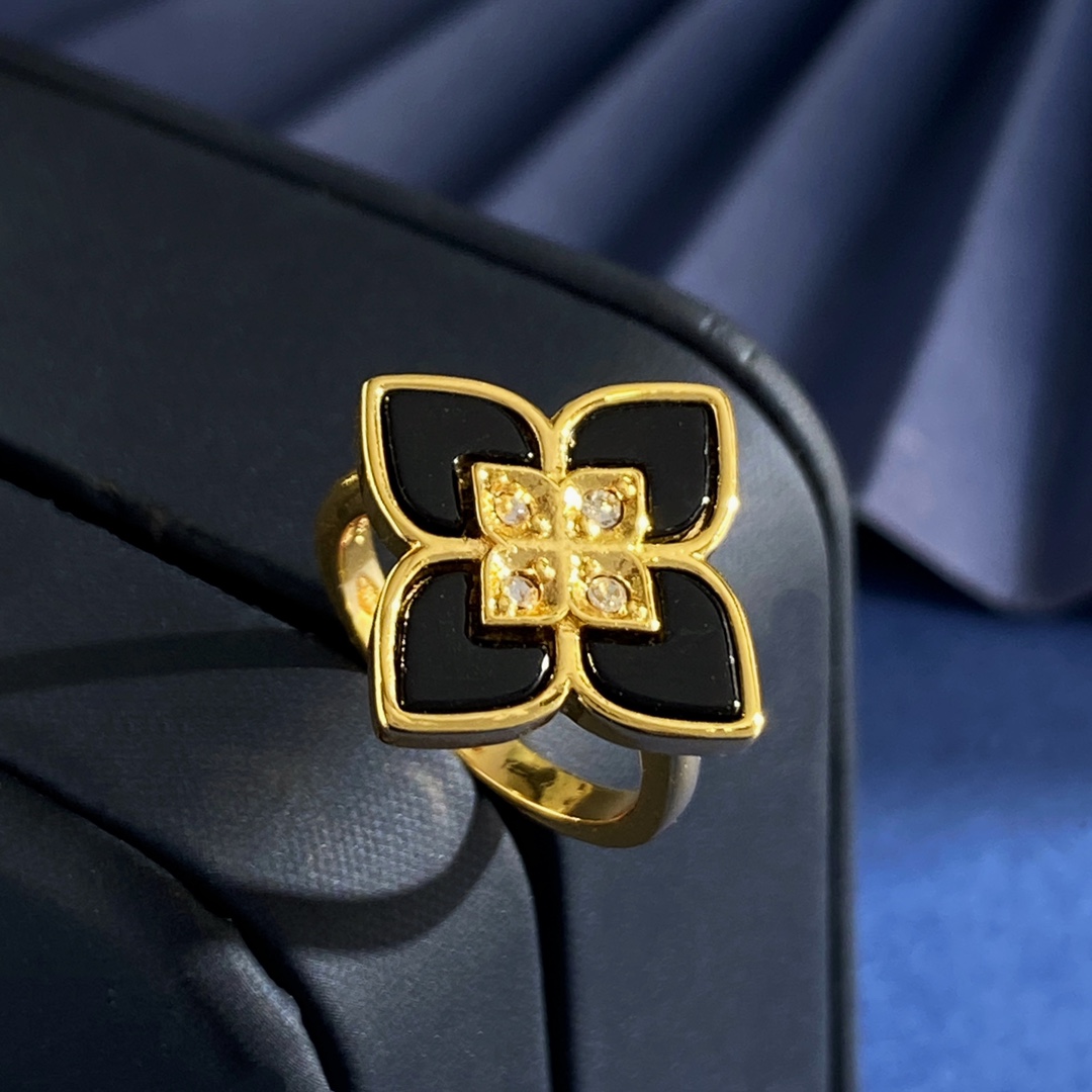 Anel Roberto Coin Love in Verona Ouro amarelo com diamante malaquita e detalhes exclusivos em rubi 58