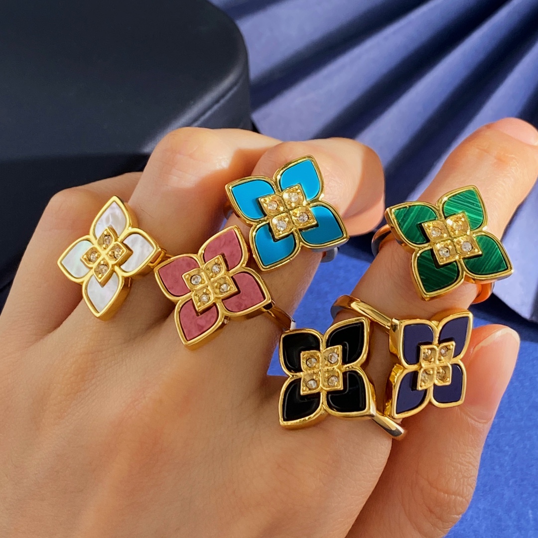 Anel Roberto Coin Love in Verona Ouro amarelo com diamante malaquita e detalhes exclusivos em rubi 58