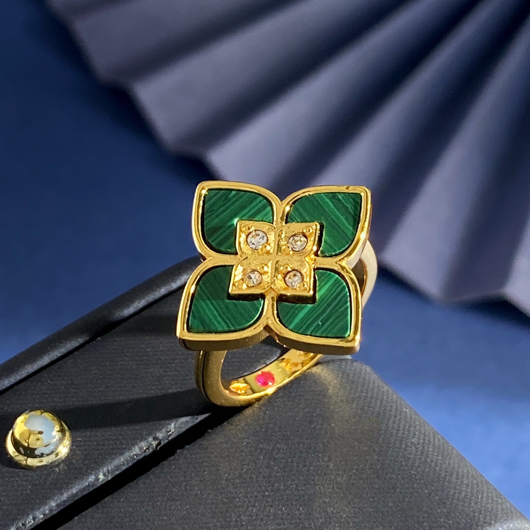 Anel Roberto Coin Love in Verona Ouro amarelo com diamante malaquita e detalhes exclusivos em rubi 58