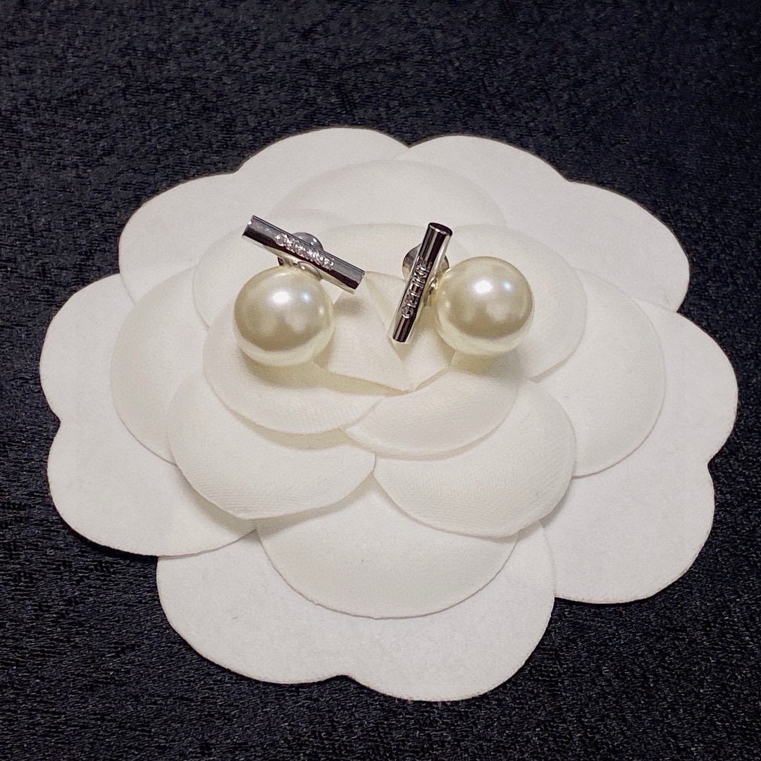 Celine Bar Pearl Stud Earrings earrings Silver-toned metal cream white pearl clear crystal accents One size 10mm pearl diameter 8mm bar length