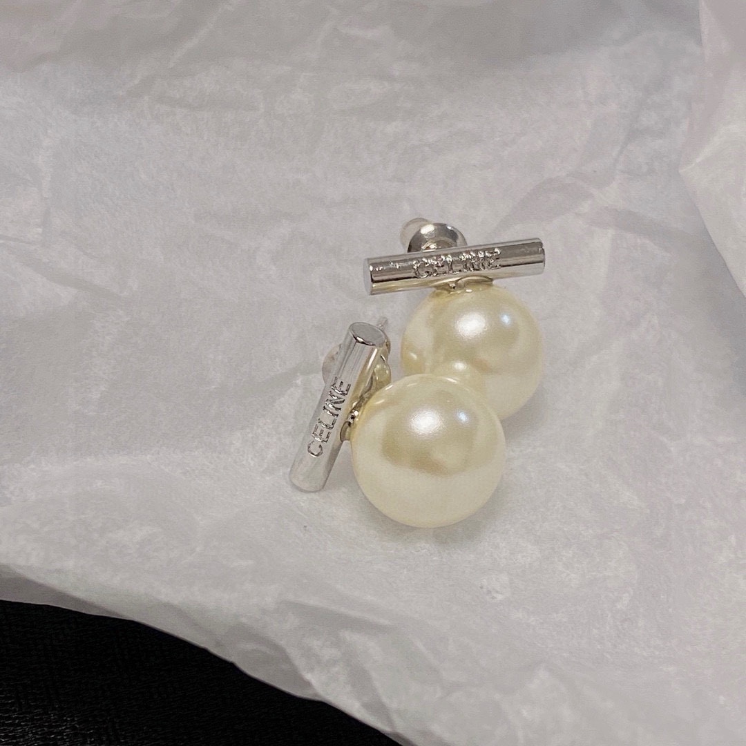 Celine Bar Pearl Stud Earrings earrings Silver-toned metal cream white pearl clear crystal accents One size 10mm pearl diameter 8mm bar length