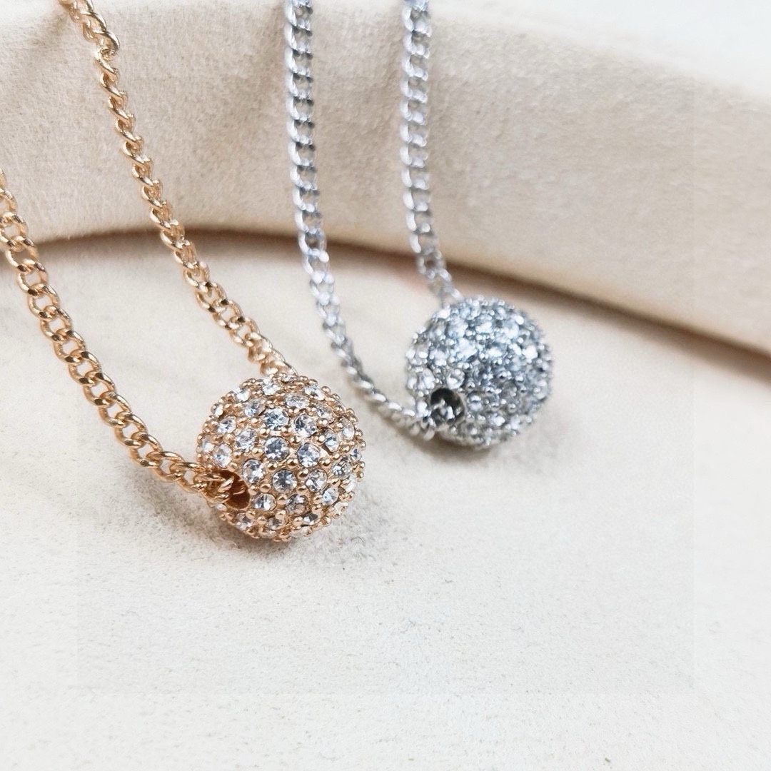 Luxury necklace rose gold