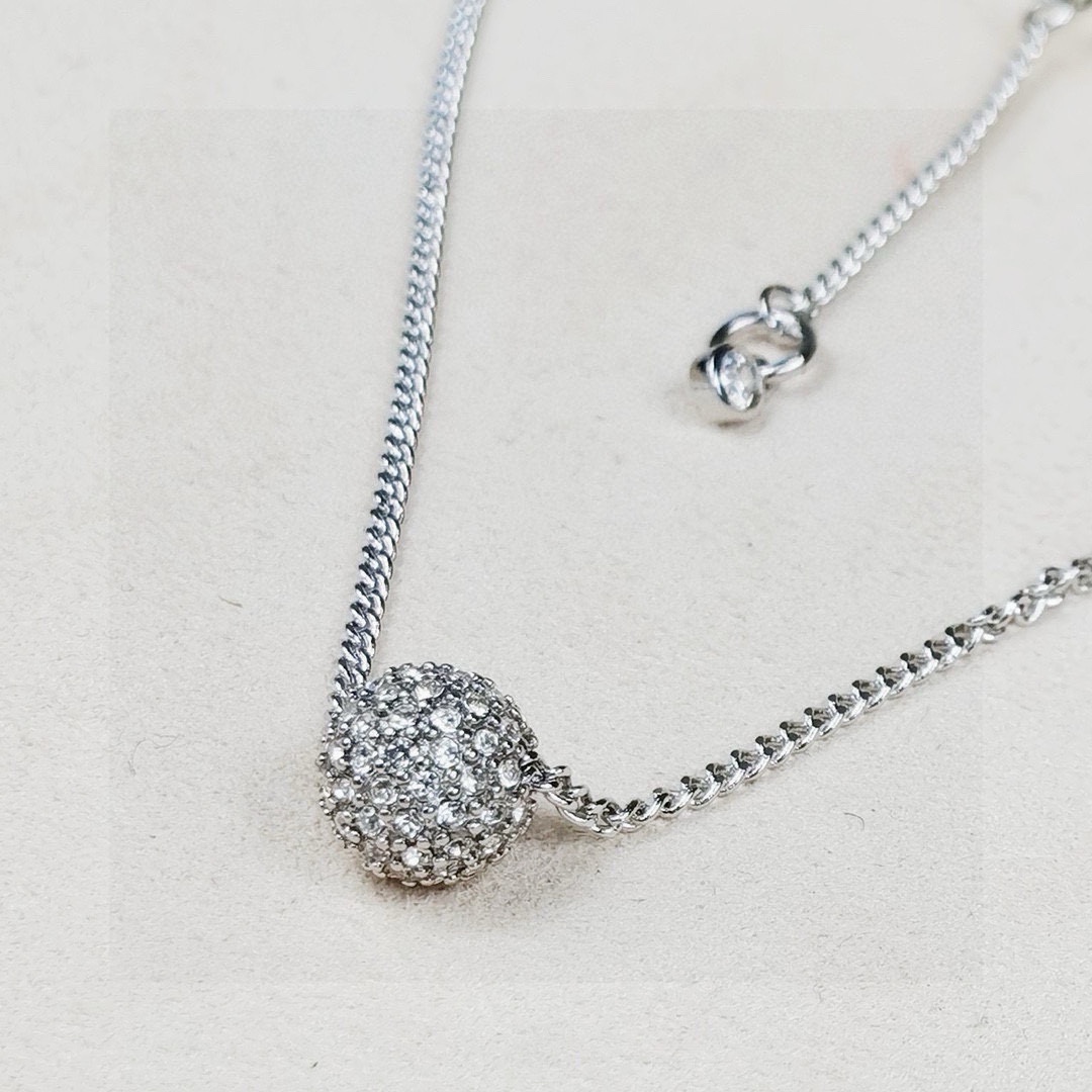 Luxury necklace platinum