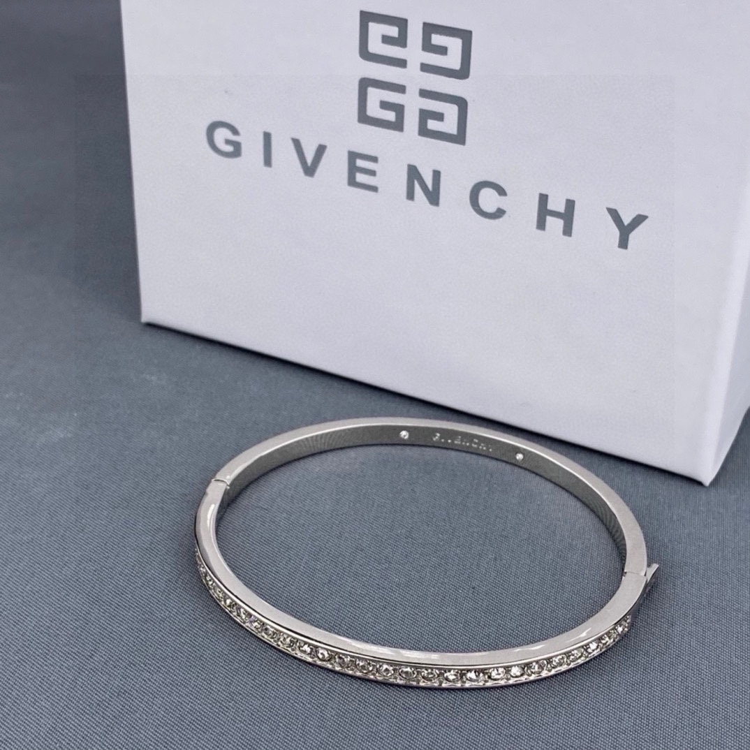 Luxury necklace