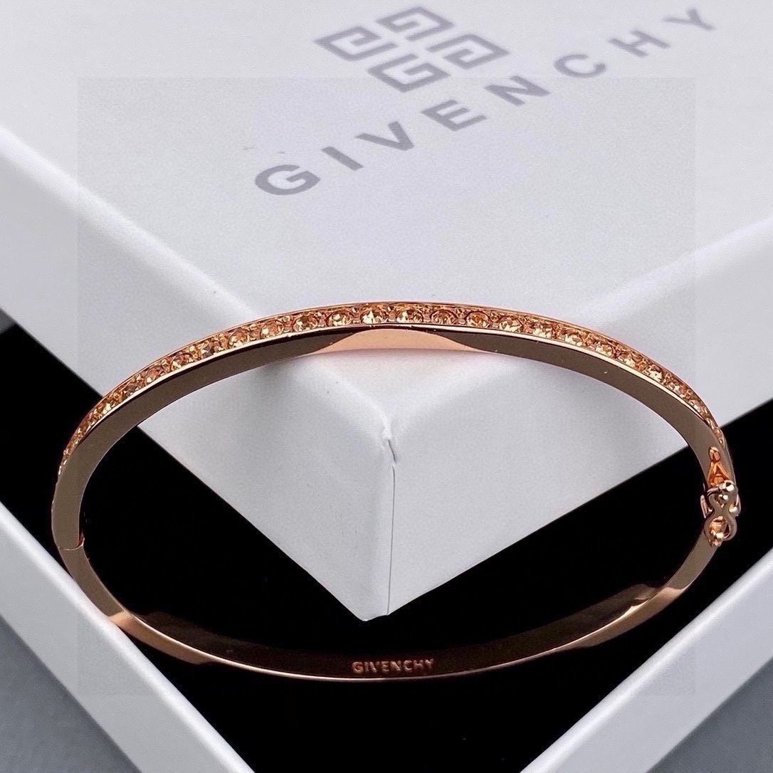 Luxury necklace