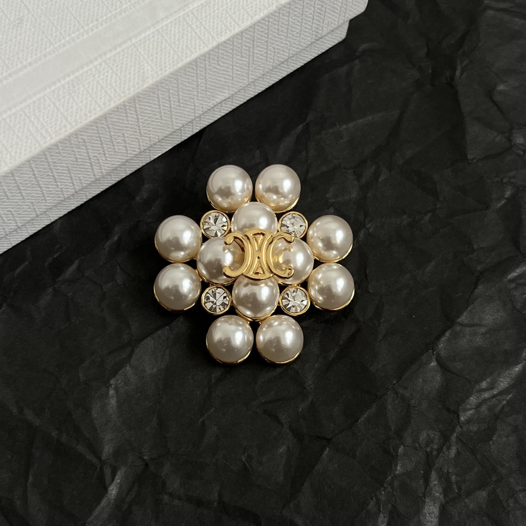 Celine Triomphe Pearl Flower brooch gold-tone metal cream white faux pearl clear crystal 3cm diameter