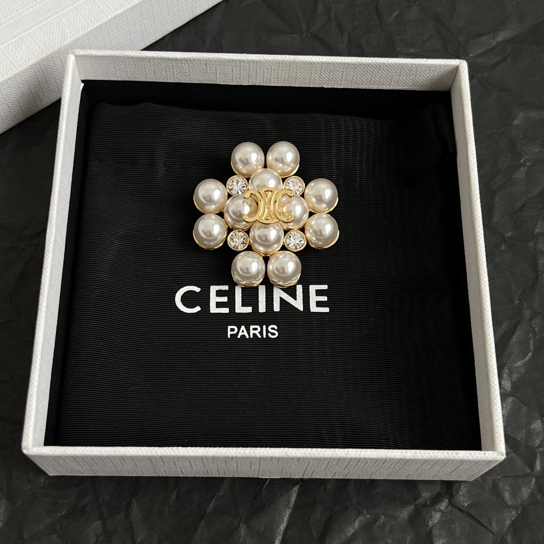 Celine Triomphe Pearl Flower brooch gold-tone metal cream white faux pearl clear crystal 3cm diameter