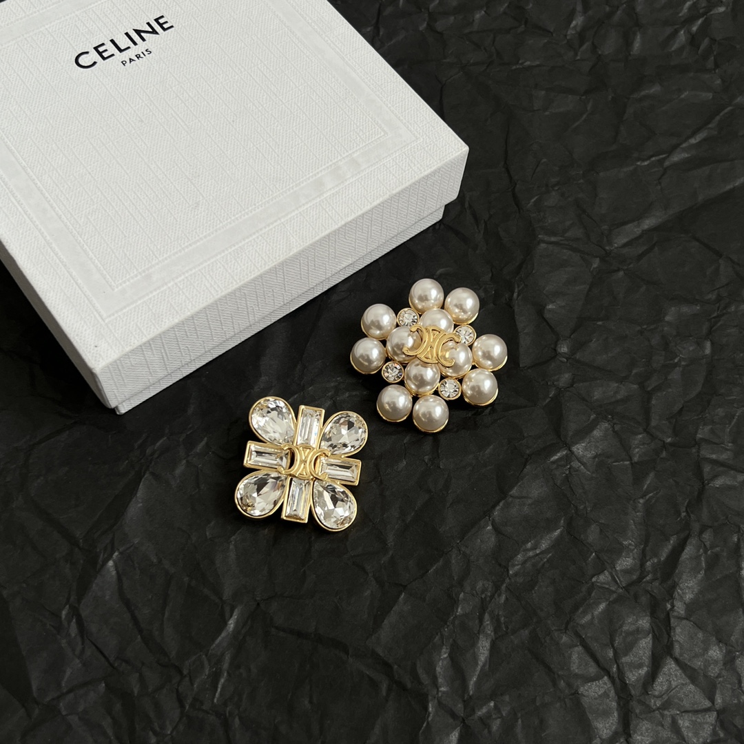 Celine Triomphe Crystal Flower brooch gold-tone metal with clear faceted crystals 2 5cm diameter