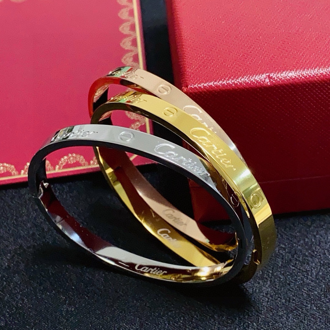 Cartier Love bracelet 18k yellow gold 17
