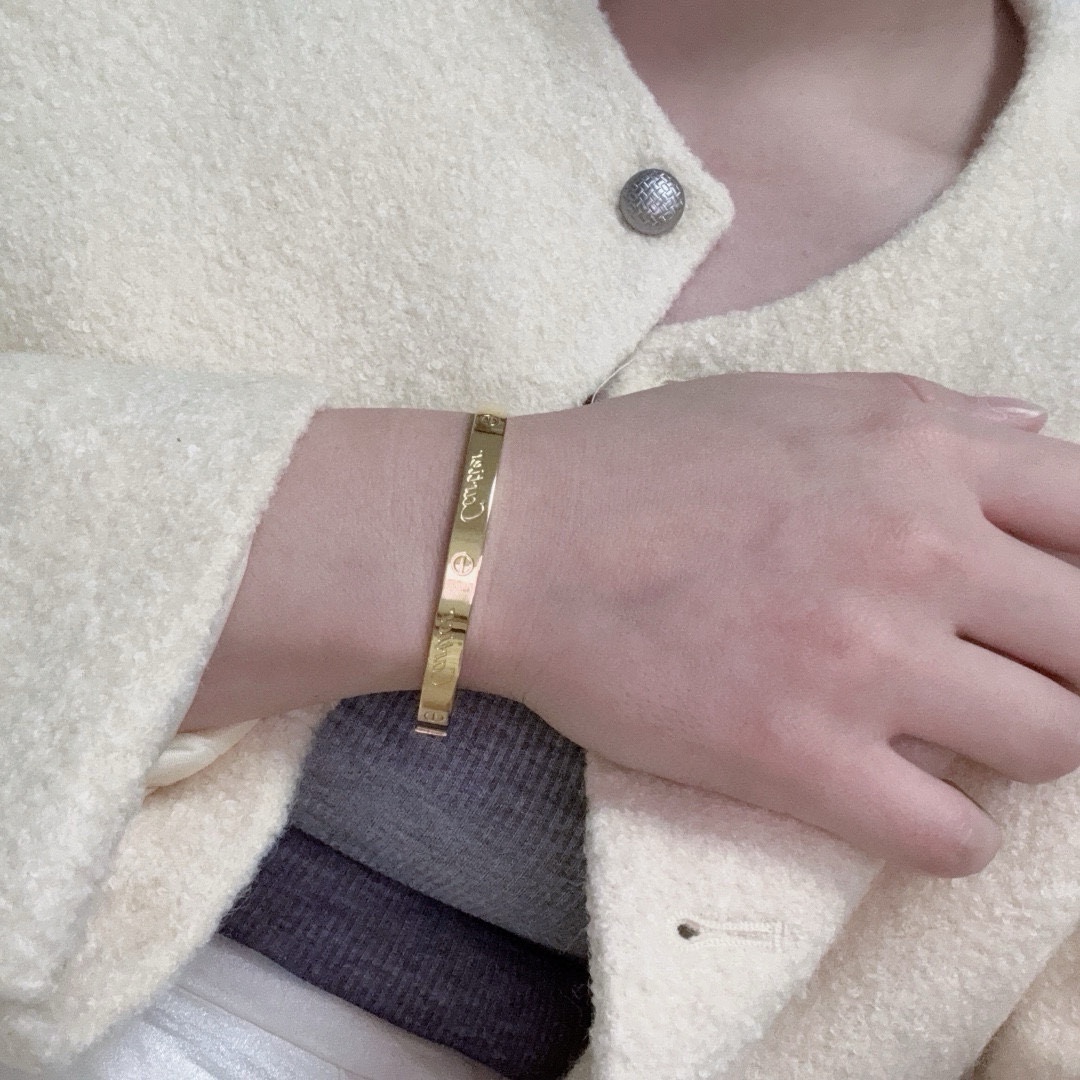 Cartier Love bracelet 18k yellow gold 17