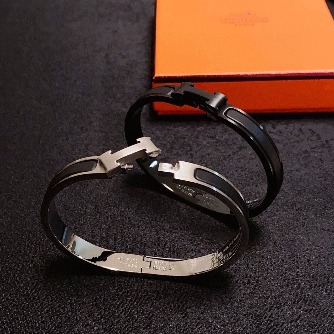 Bracciale Hermes Clic H metallo argentato con smalto nero metallo nero opaco con smalto nero 19 cm