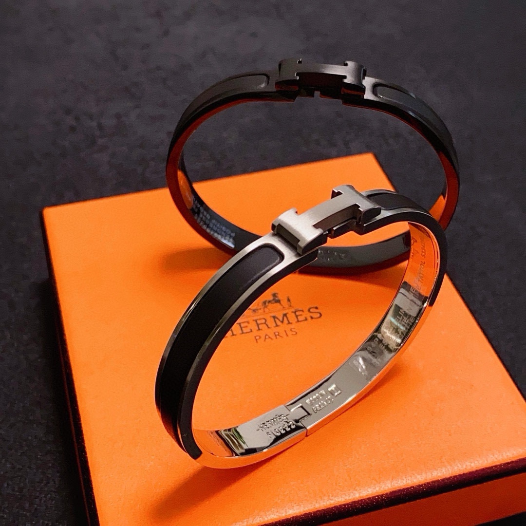 Bracciale Hermes Clic H metallo argentato con smalto nero metallo nero opaco con smalto nero 19 cm
