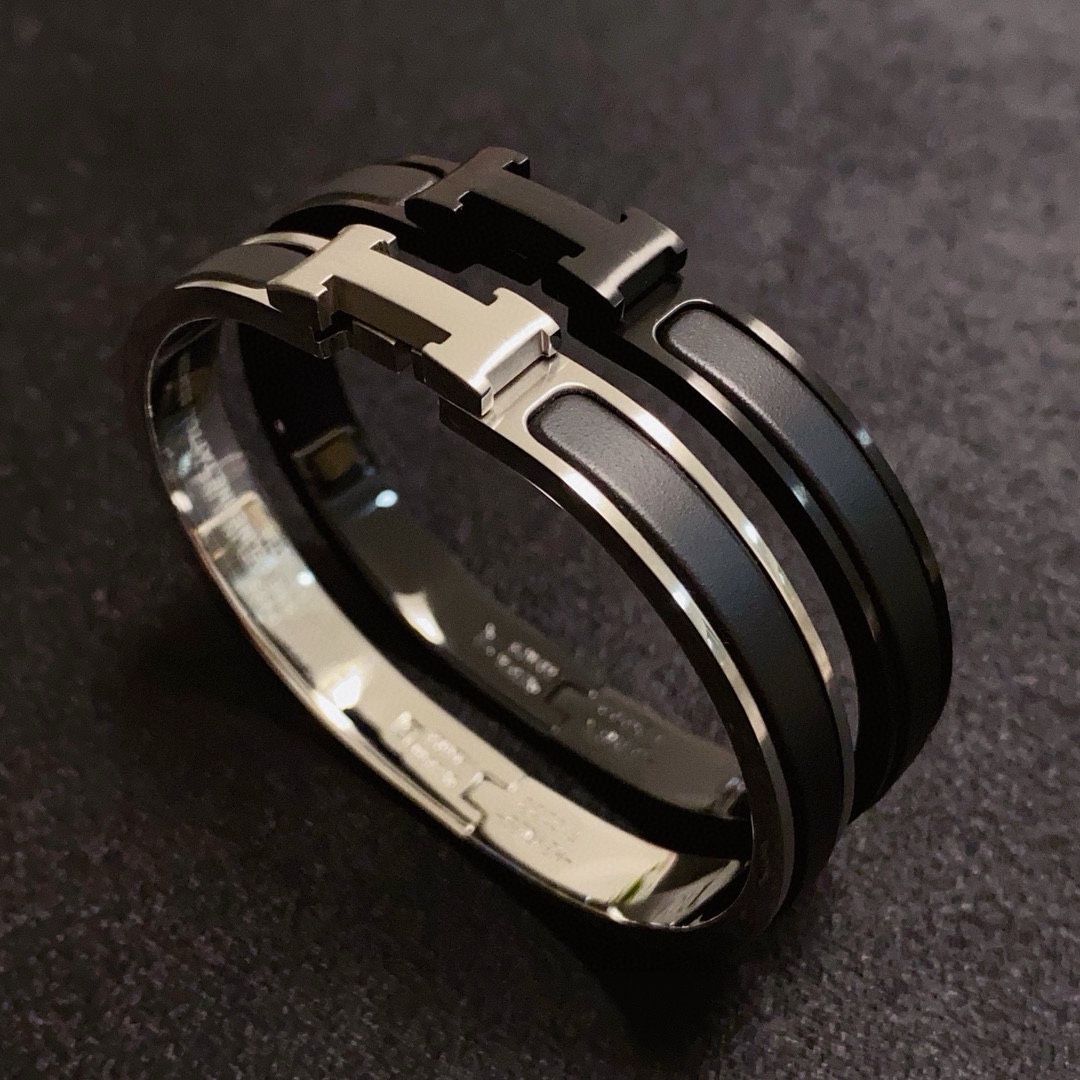 Bracciale Hermes Clic H metallo argentato con smalto nero metallo nero opaco con smalto nero 19 cm