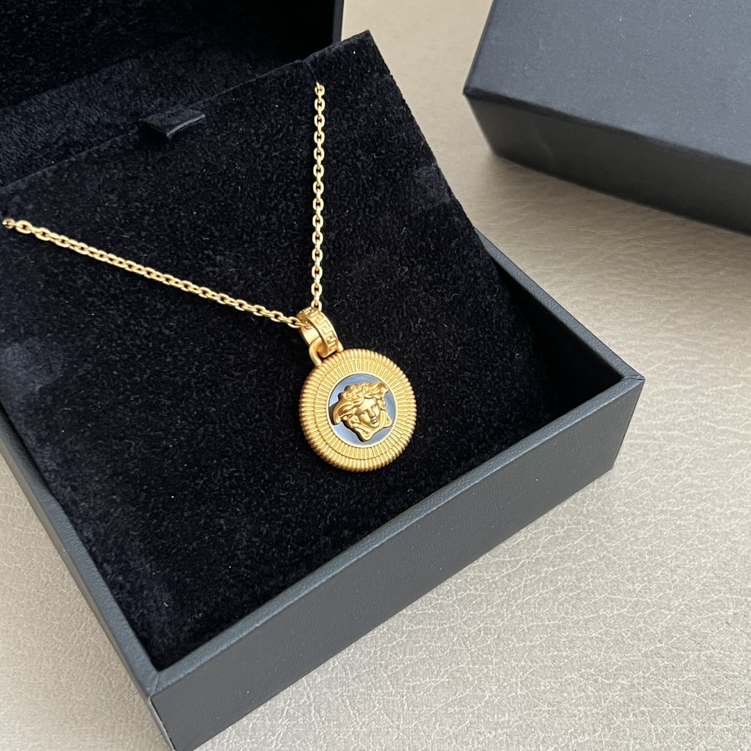 Luxury necklace