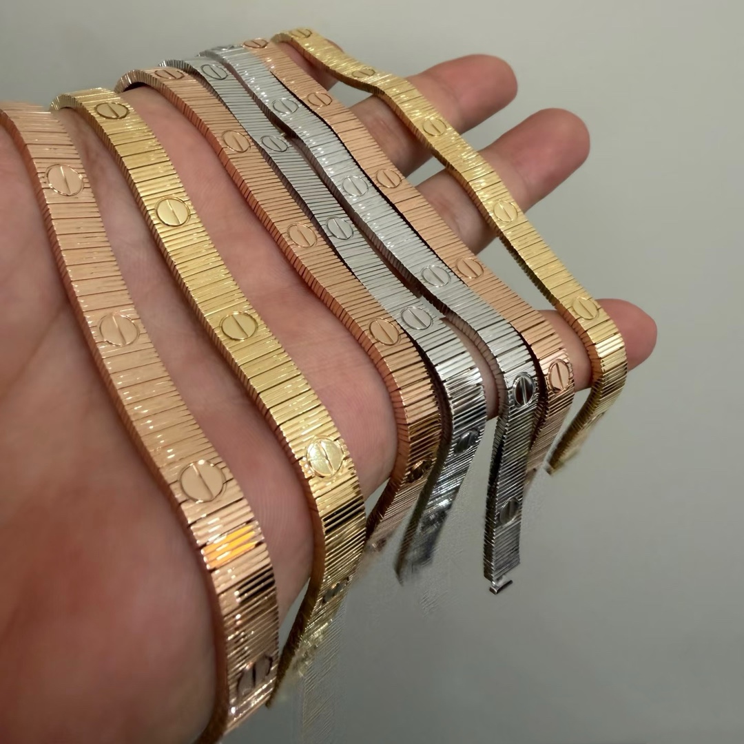 Cartier LOVE UNLIMITED bracelet 18K yellow gold 17cm