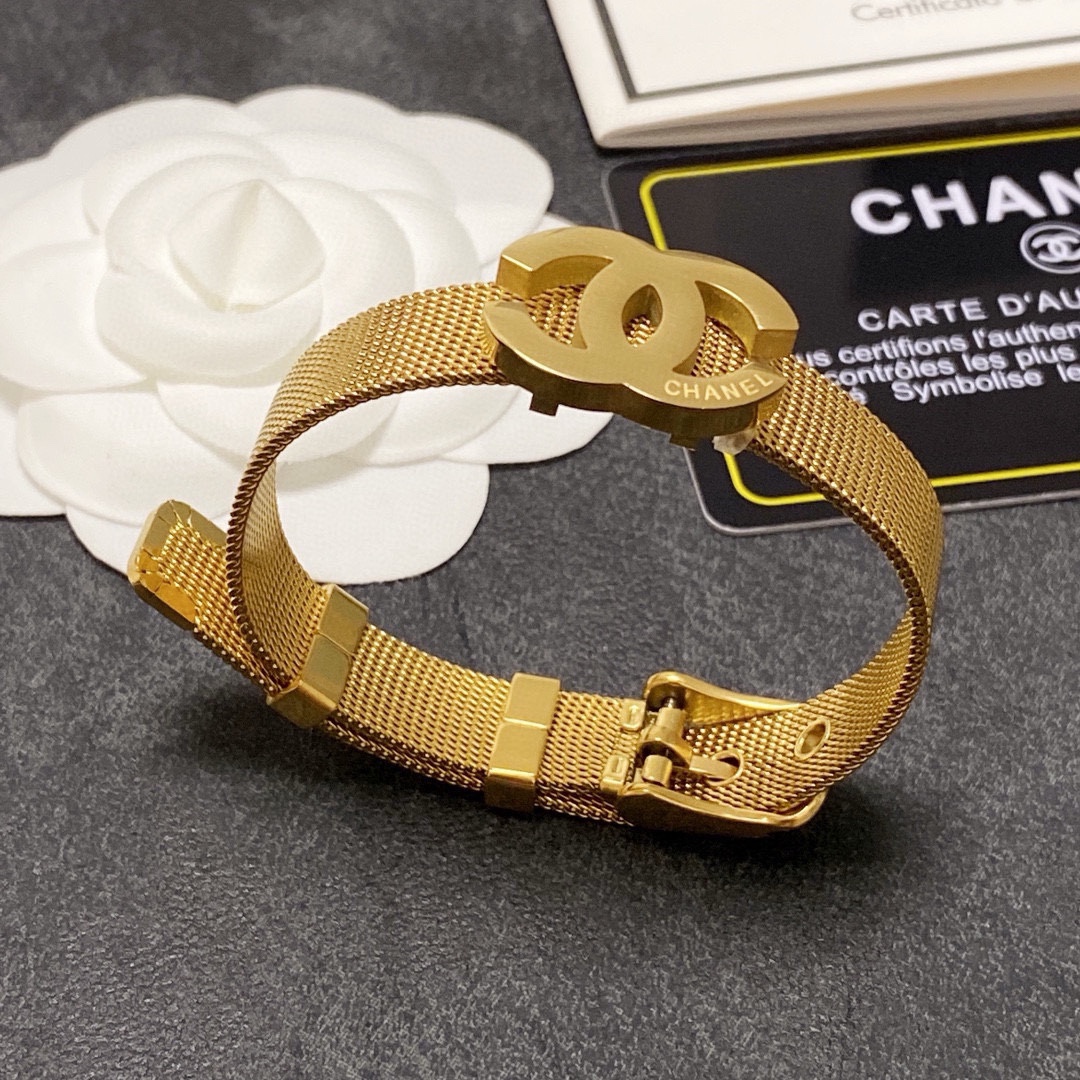 Chanel CC Logo Mesh Strap Bracelet bracelet Gold-tone metal Adjustable up to 19cm