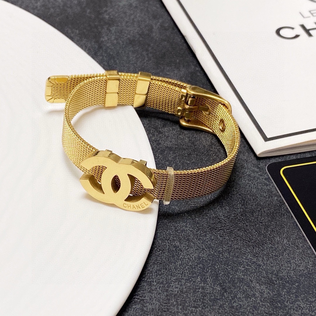 Chanel CC Logo Mesh Strap Bracelet bracelet Gold-tone metal Adjustable up to 19cm