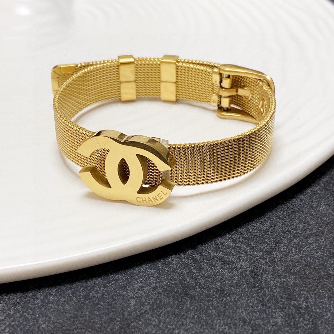 Chanel CC Logo Mesh Strap Bracelet bracelet Gold-tone metal Adjustable up to 19cm