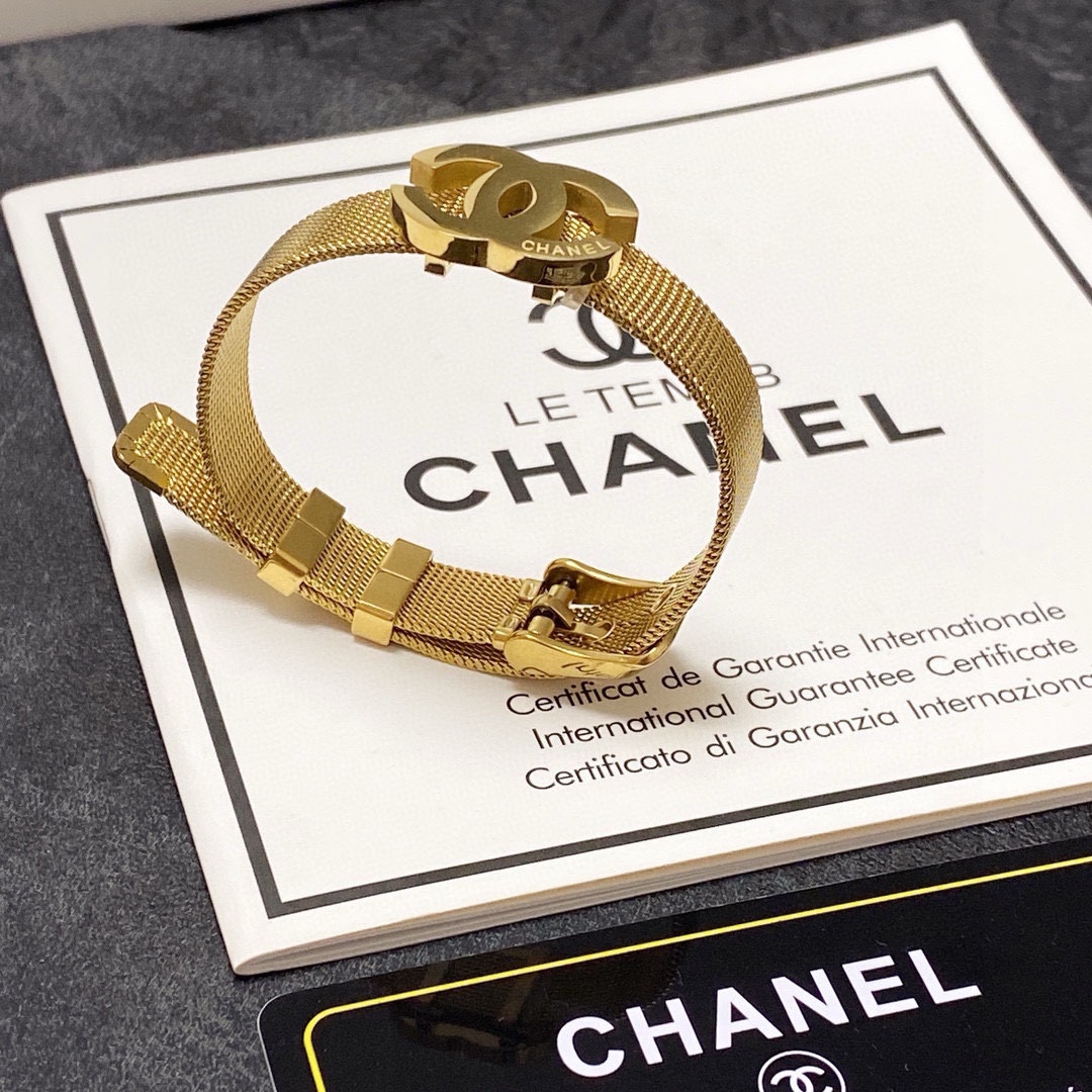 Chanel CC Logo Mesh Strap Bracelet bracelet Gold-tone metal Adjustable up to 19cm