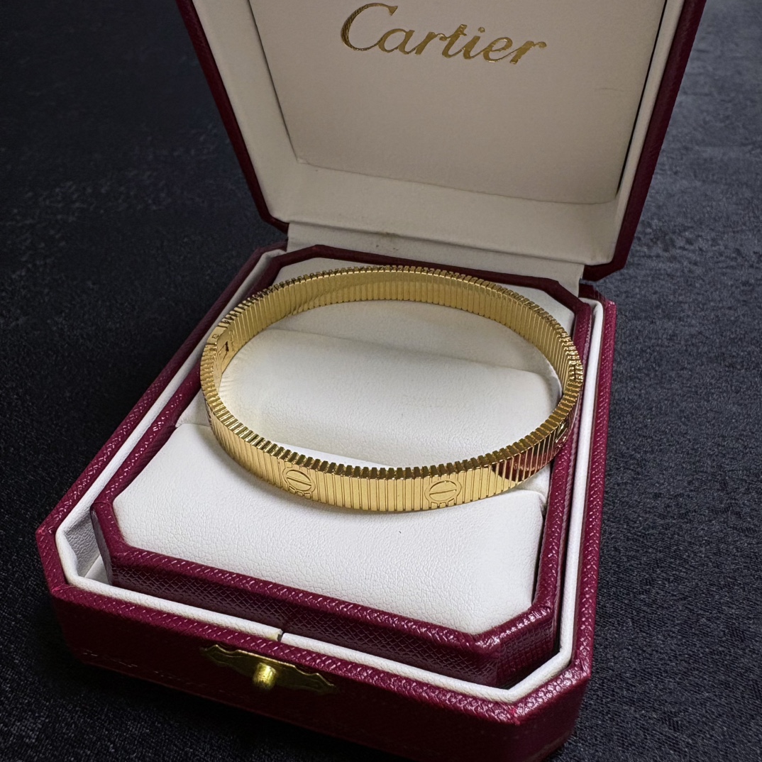 Cartier Love Ribbed Cuff bracelet 18k yellow gold 17cm