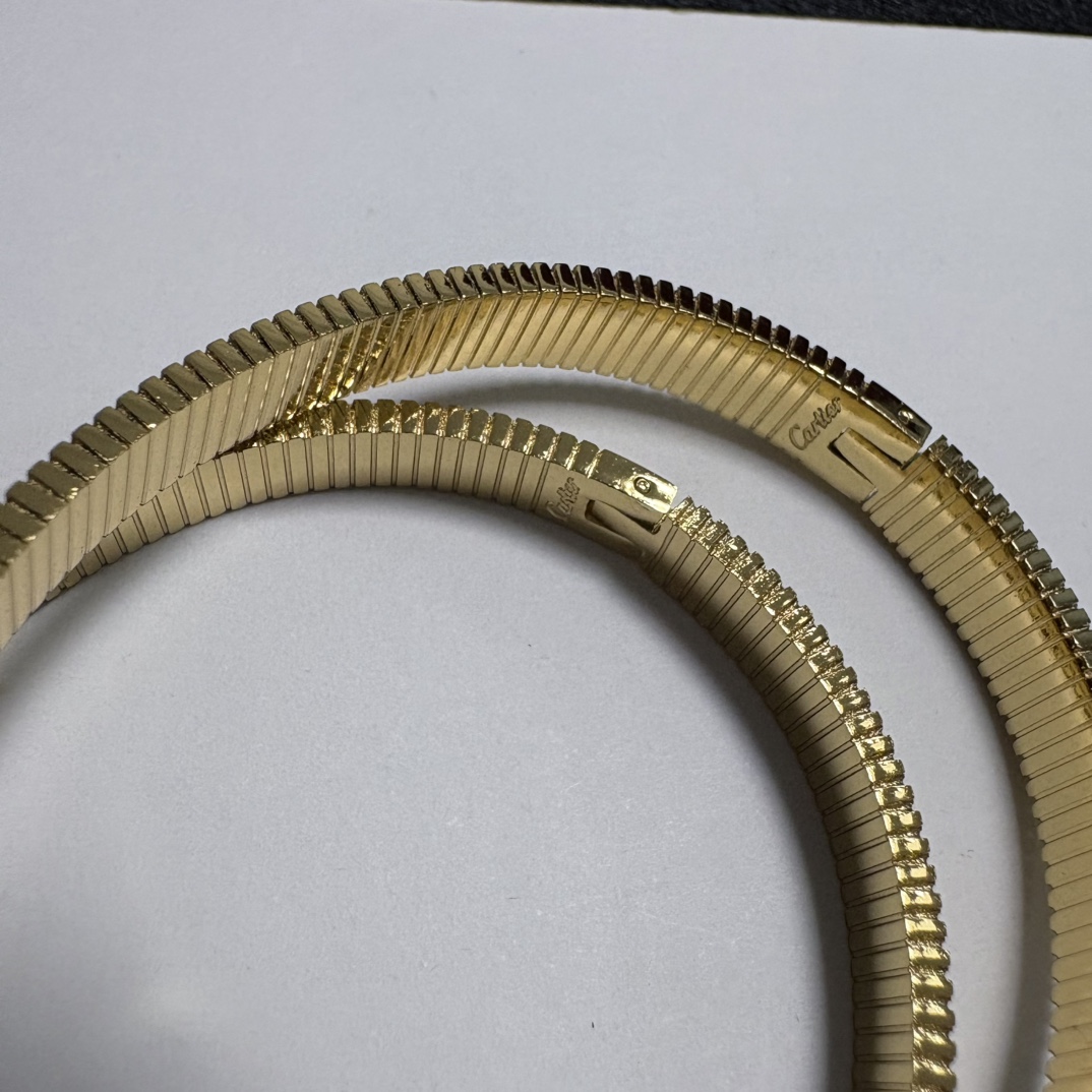 Cartier Love Ribbed Cuff bracelet 18k yellow gold 17cm