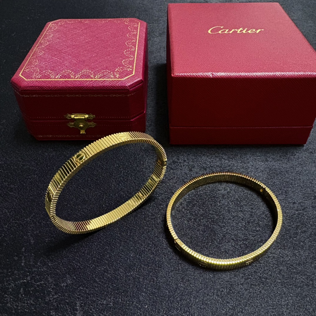Cartier Love Ribbed Cuff bracelet 18k yellow gold 17cm