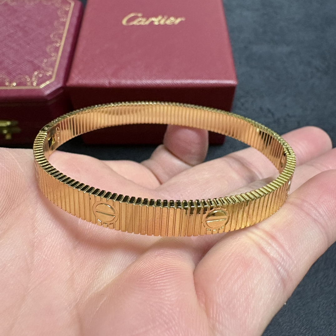 Cartier Love Ribbed Cuff bracelet 18k yellow gold 17cm