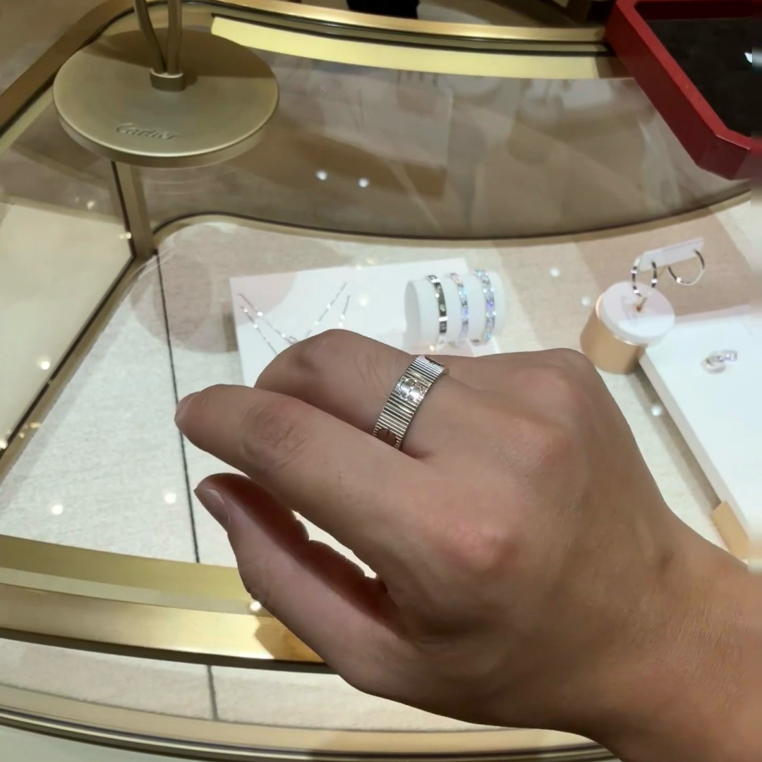 Cartier Love ring 18K rose gold 18K yellow gold 18K white gold no gemstones 6-9