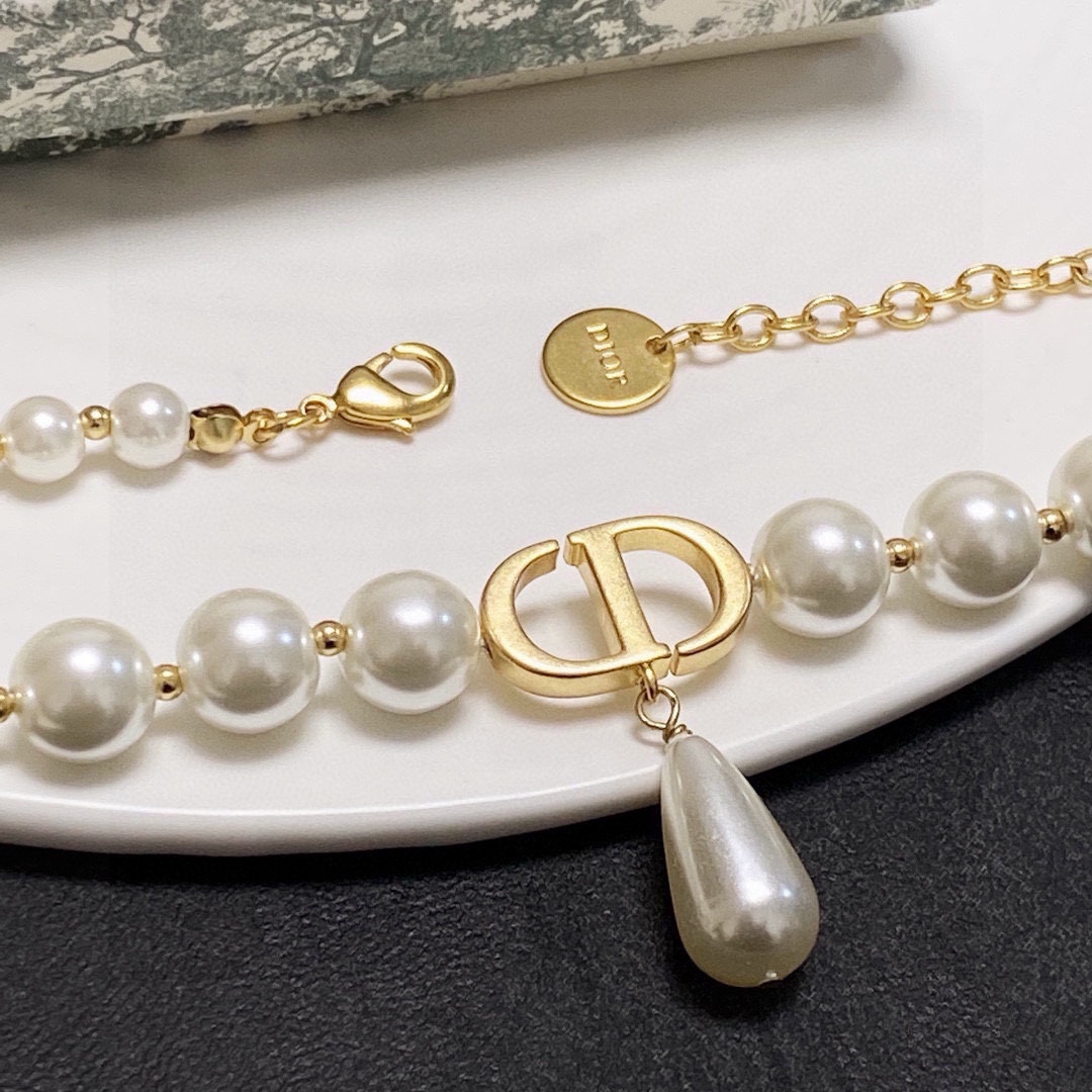 Dior CD Logo Pearl Drop Choker necklace Gold-tone metal with white pearls 40cm