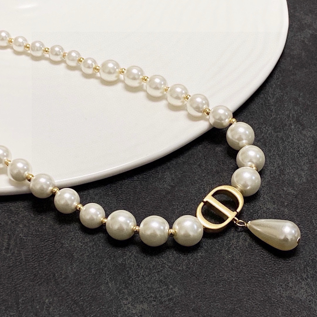 Dior CD Logo Pearl Drop Choker necklace Gold-tone metal with white pearls 40cm