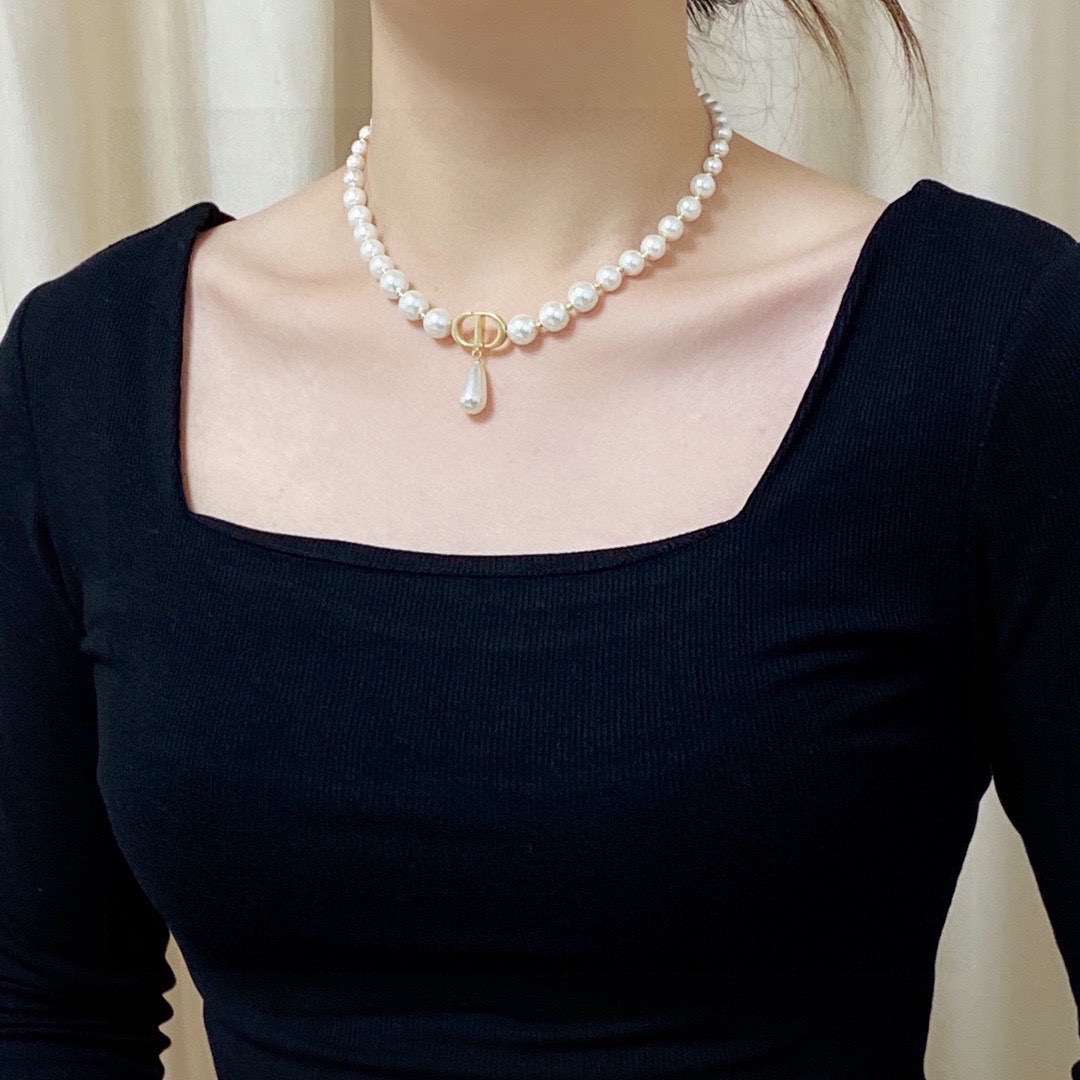 Dior CD Logo Pearl Drop Choker necklace Gold-tone metal with white pearls 40cm