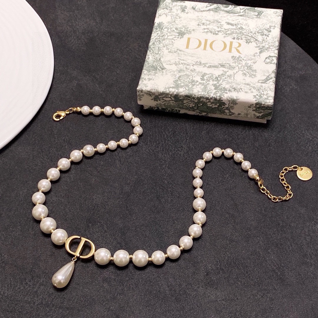 Dior CD Logo Pearl Drop Choker necklace Gold-tone metal with white pearls 40cm