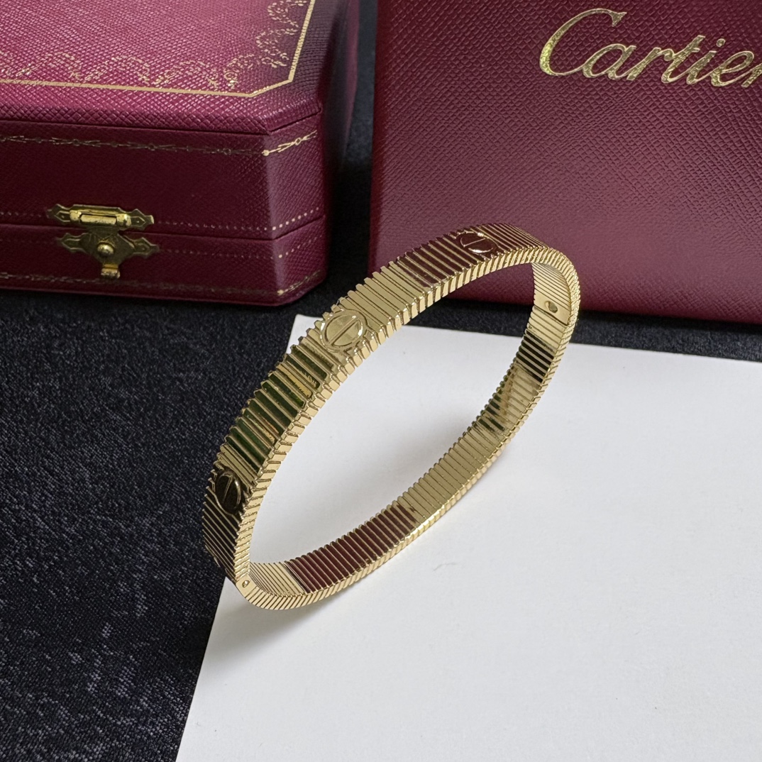 Cartier Love Bracelet Ribbed bracelet 18k yellow gold 17