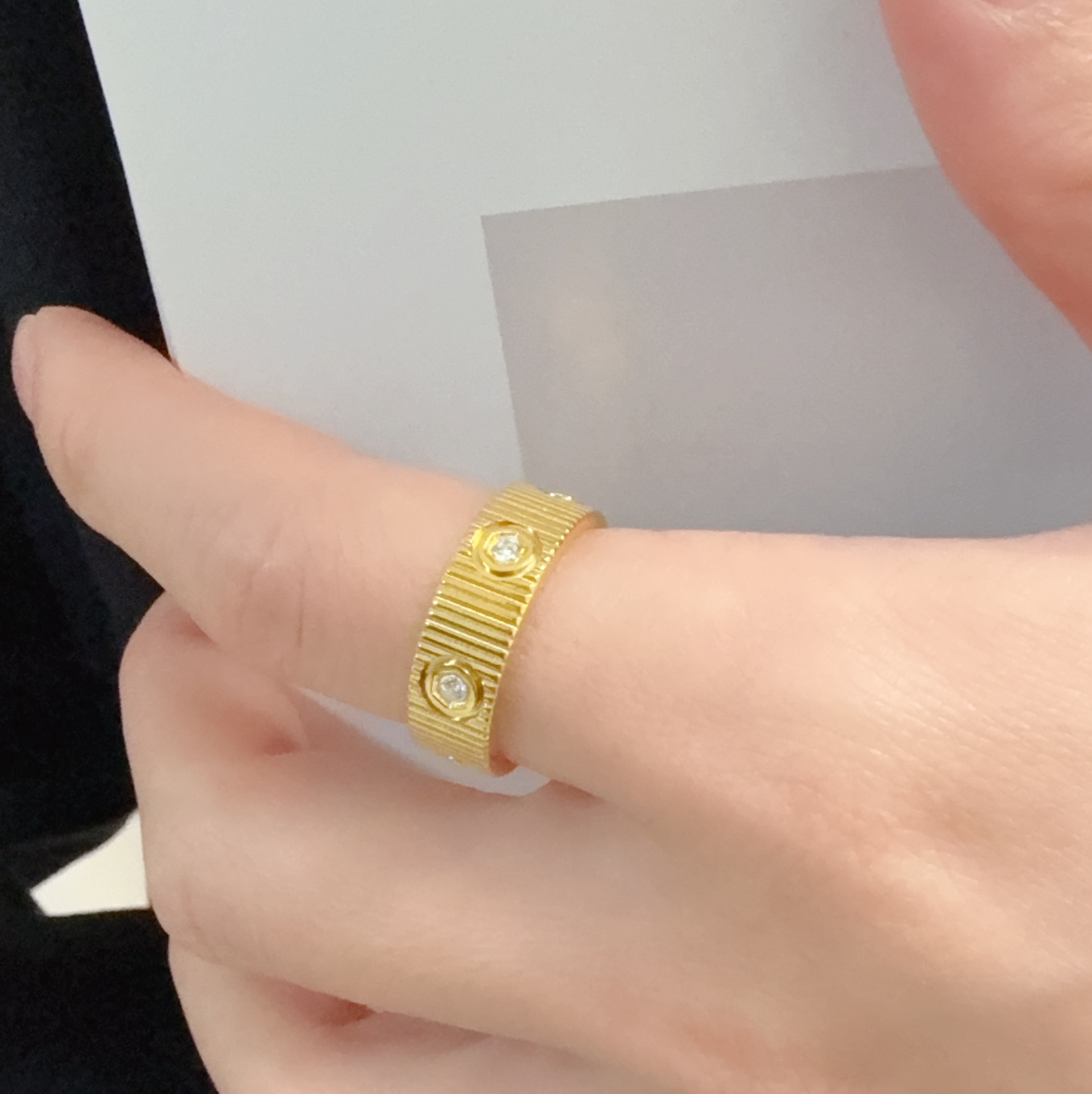 Cartier Love Ring Striated Diamond ring Available in 18k yellow gold 18k white gold 18k rose gold set with round brilliant diamonds 54