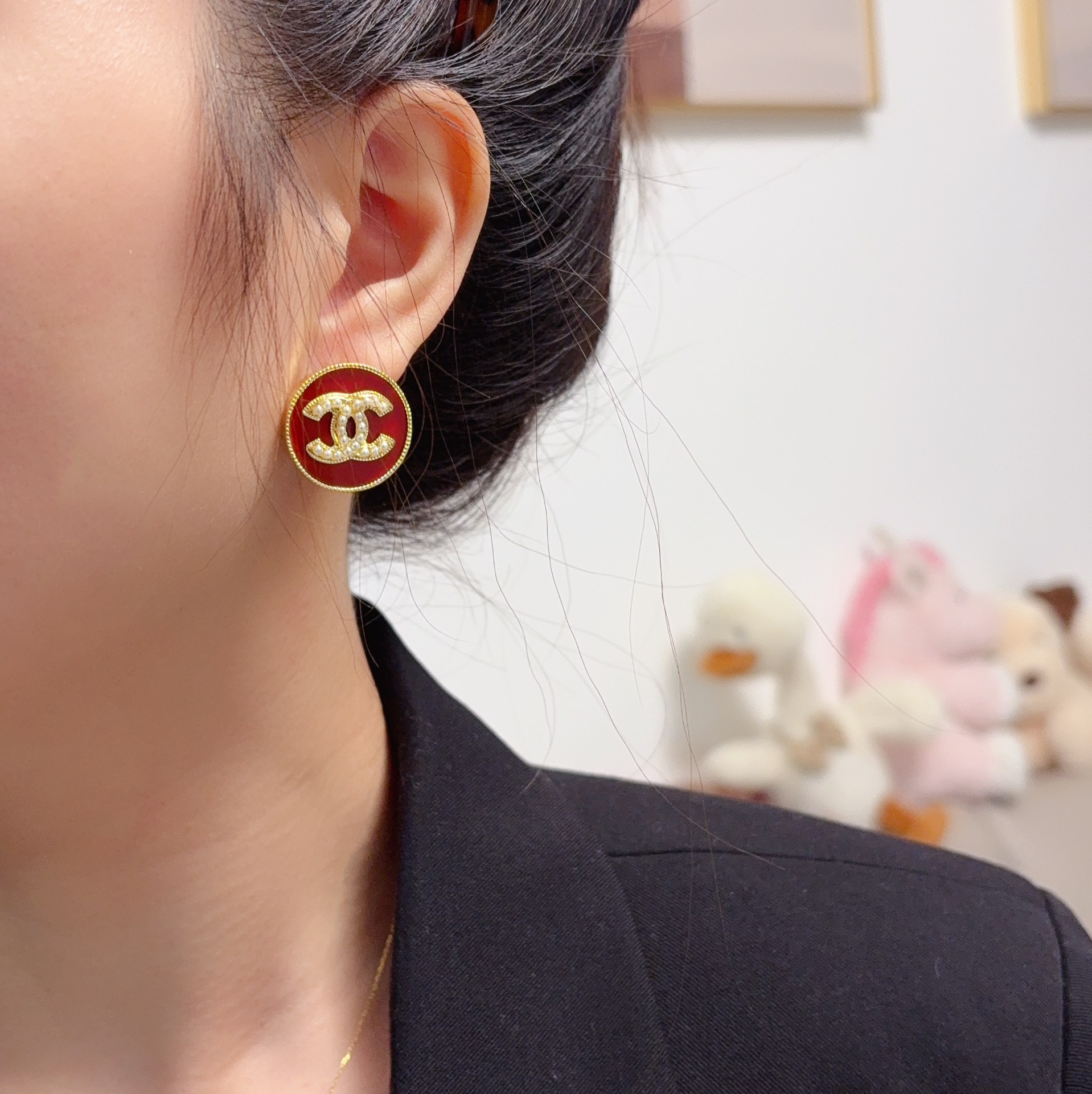 Chanel CC Logo Round Stud Earrings earrings Gold-tone metal burgundy red enamel white faux pearl 1 8cm diameter