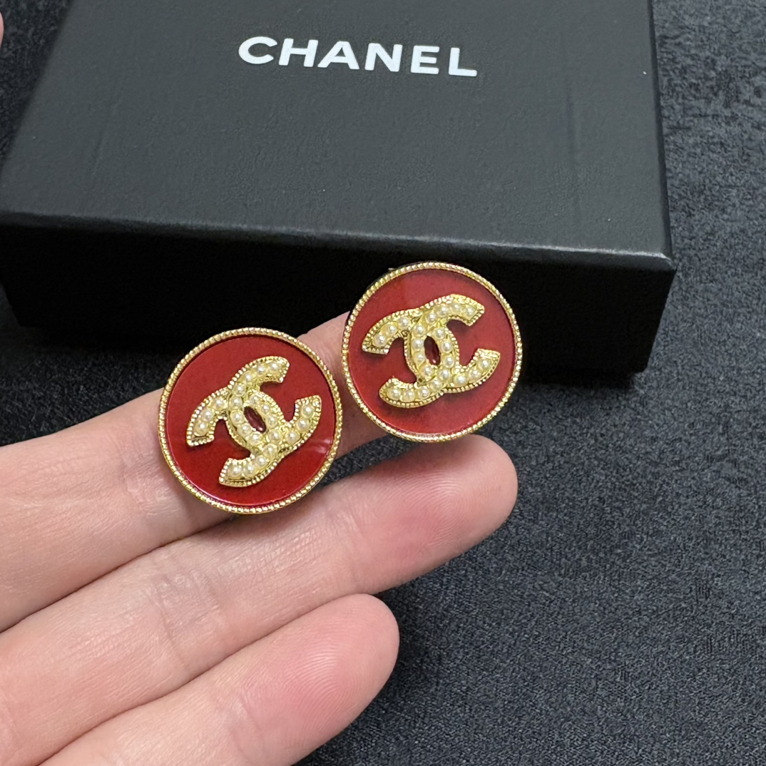 Chanel CC Logo Round Stud Earrings earrings Gold-tone metal burgundy red enamel white faux pearl 1 8cm diameter