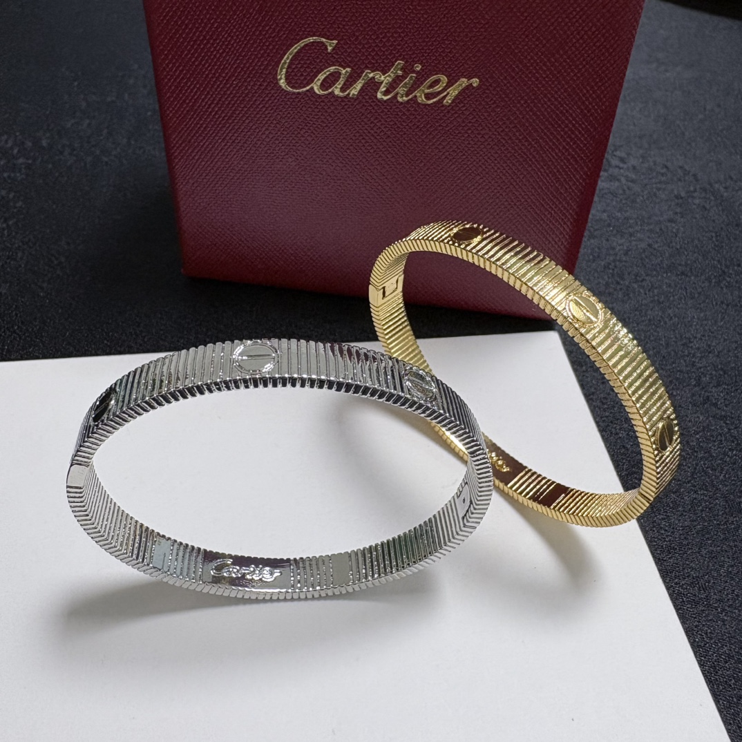 Cartier Love Ribbed Cuff bracelet 18k yellow gold and 18k white gold no gemstones 17cm inner circumference