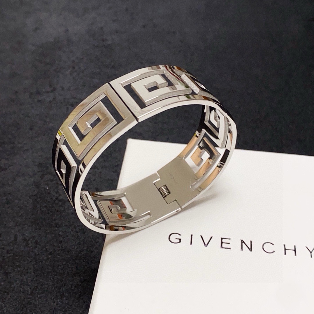 Luxury necklace