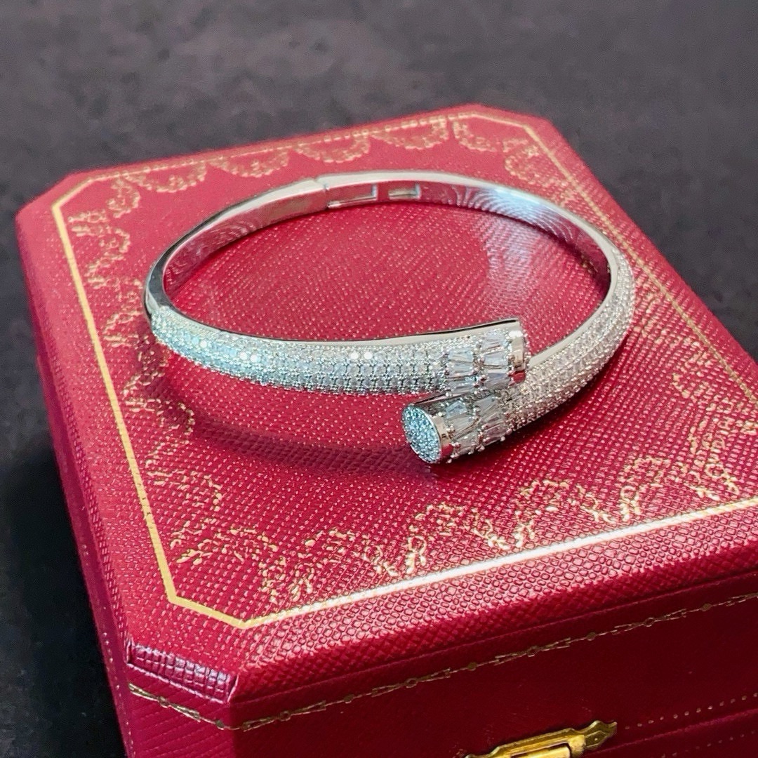 Cartier Panthere de Cartier bracelet 18k white gold diamond 17