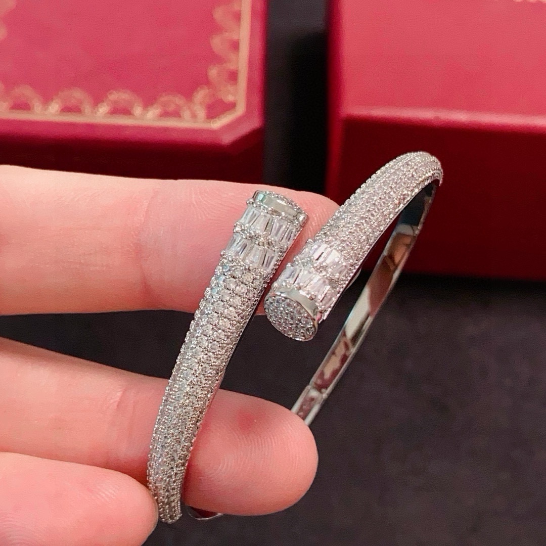Cartier Panthere de Cartier bracelet 18k white gold diamond 17