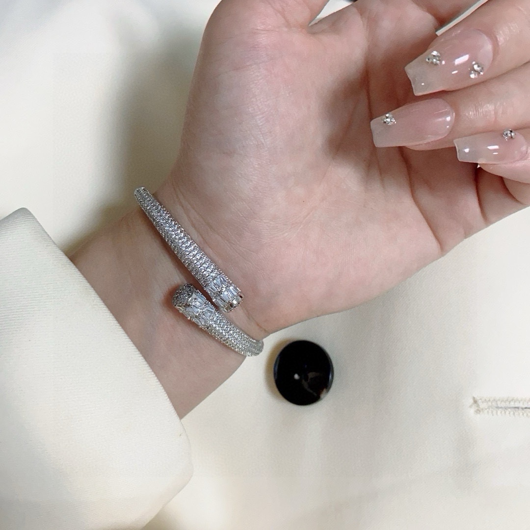 Cartier Panthere de Cartier bracelet 18k white gold diamond 17