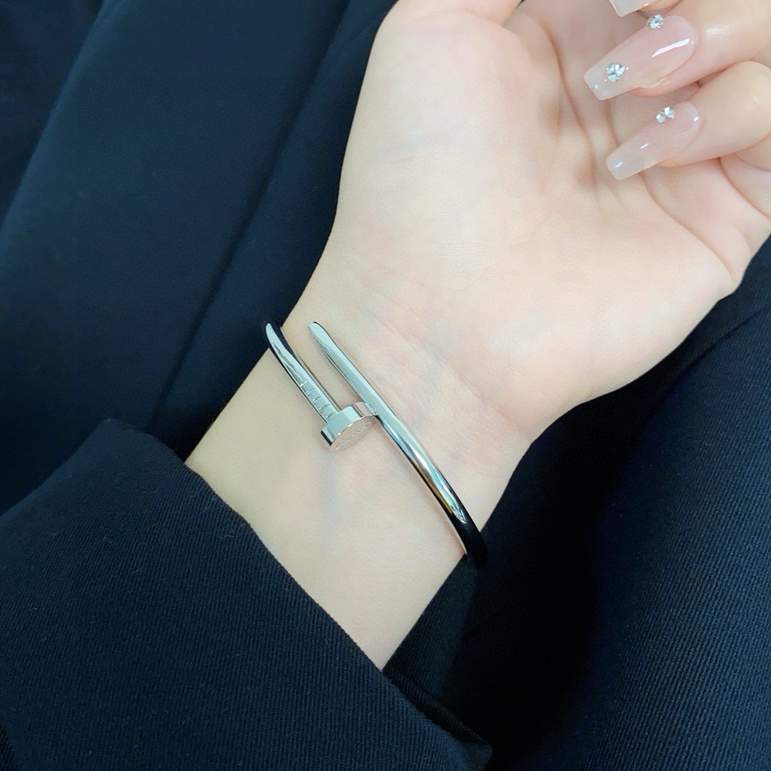 Cartier Juste un Clou bracelet 18k yellow gold 18k white gold 18k rose gold no gemstones 17