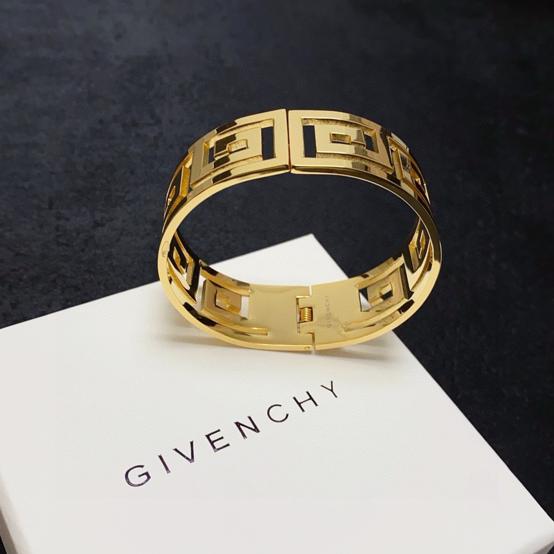 Luxury necklace
