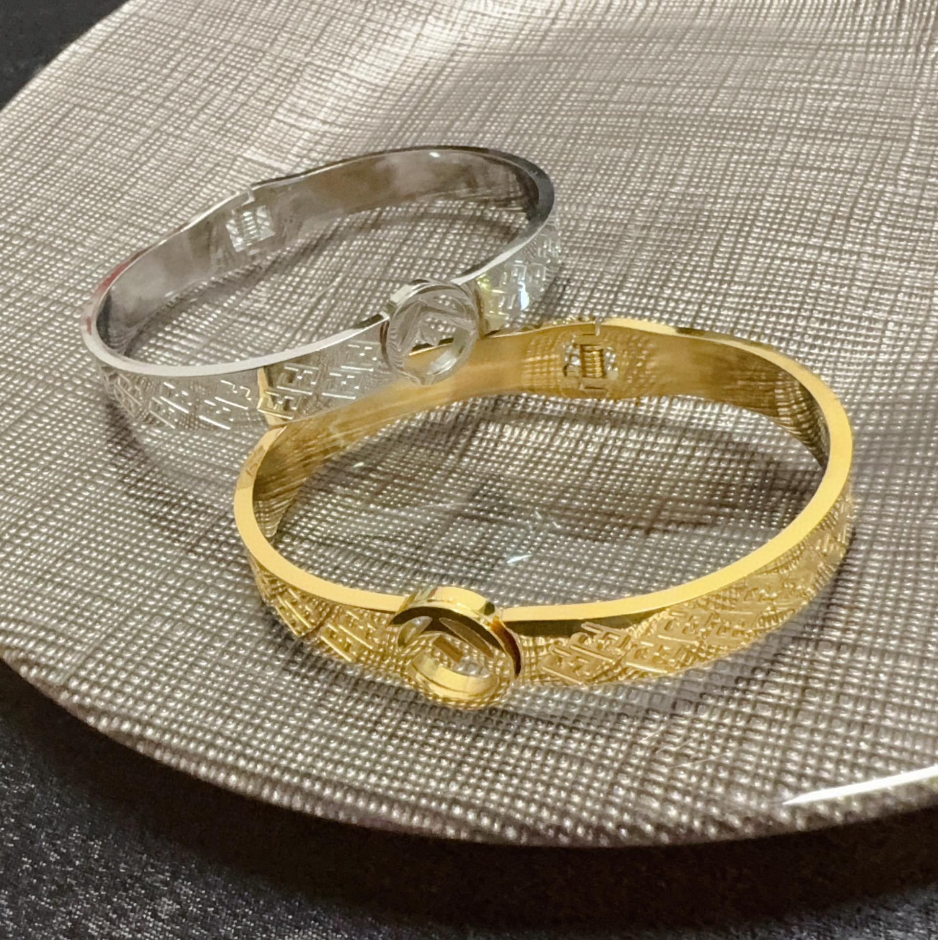 Fendi FF Logo Bangle bracelet Gold-tone metal 17cm
